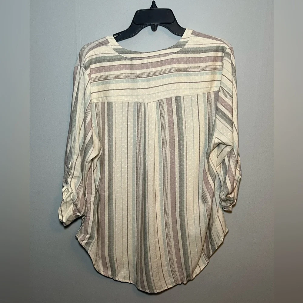 Torrid Harper 3/4 Sleeve Pullover Blouse - Picture 3 of 12